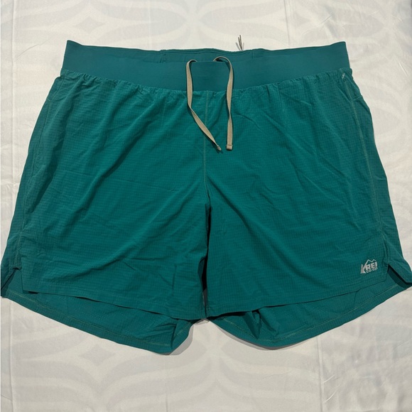 REI Pants - Women’s REI Co-op Swiftland Running Shorts in Teal XLarge Excellent Condition
